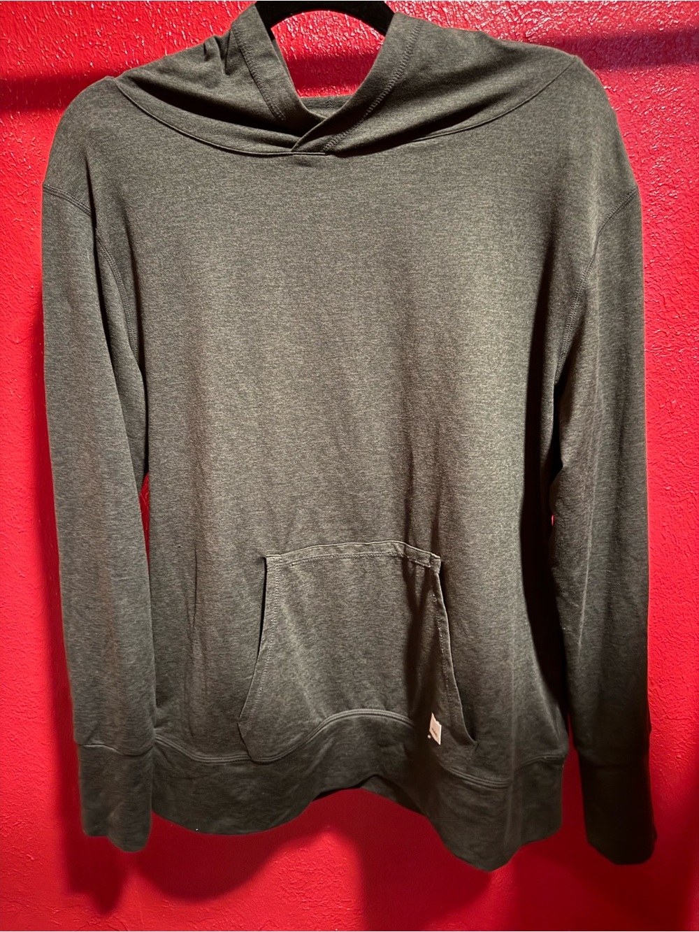 101. Preloved unisex Vuori Grey Crew Pullover